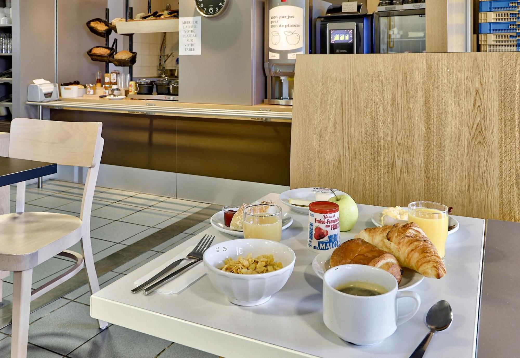 B&B Hotel Clermont-Ferrand Le Brezet Aeroport Екстер'єр фото