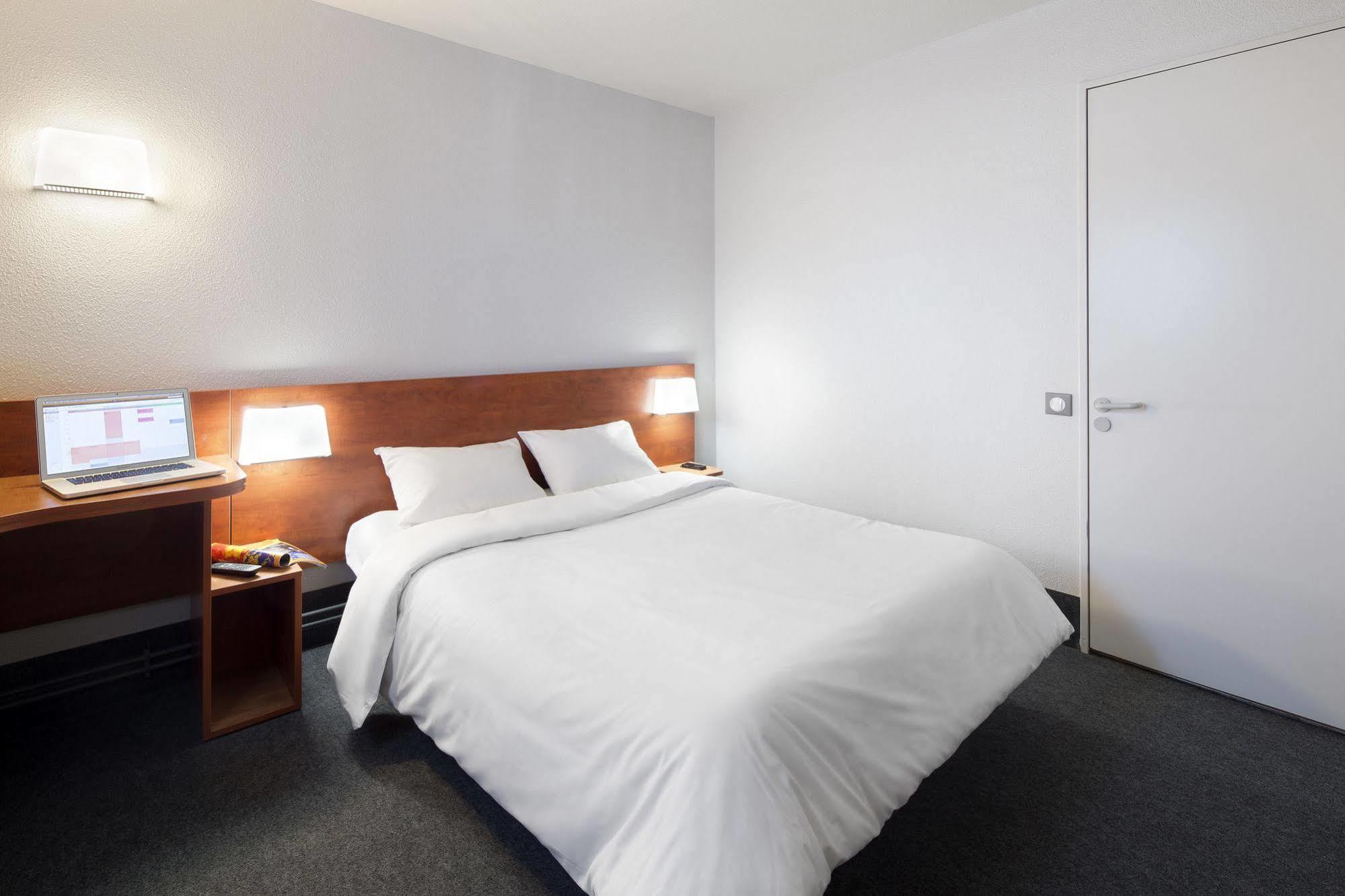 B&B Hotel Clermont-Ferrand Le Brezet Aeroport Екстер'єр фото