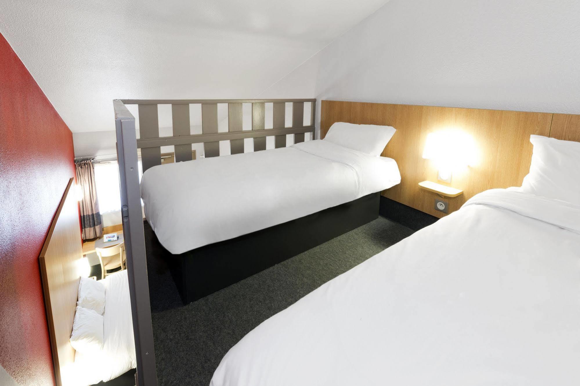B&B Hotel Clermont-Ferrand Le Brezet Aeroport Екстер'єр фото