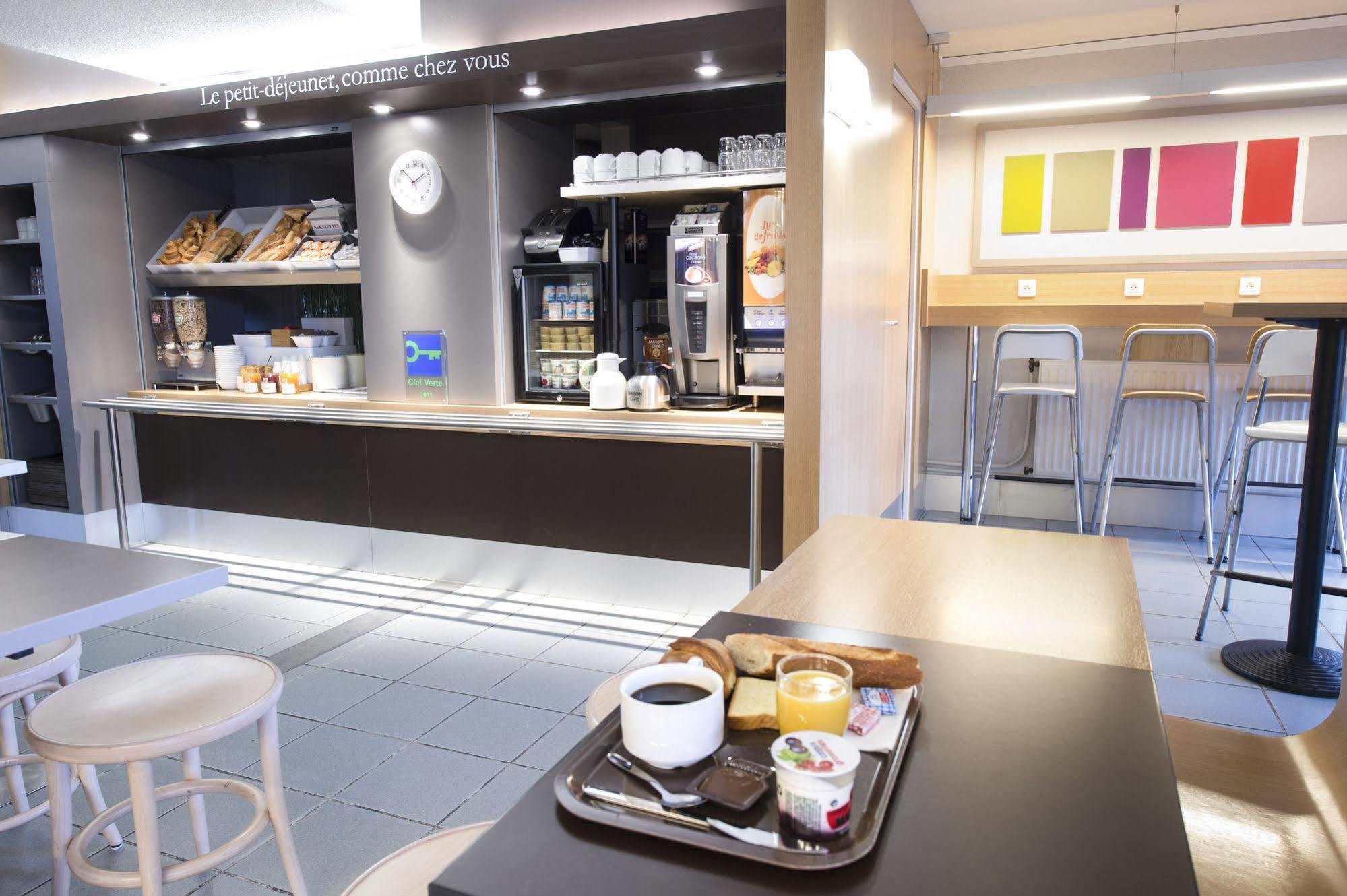 B&B Hotel Clermont-Ferrand Le Brezet Aeroport Екстер'єр фото
