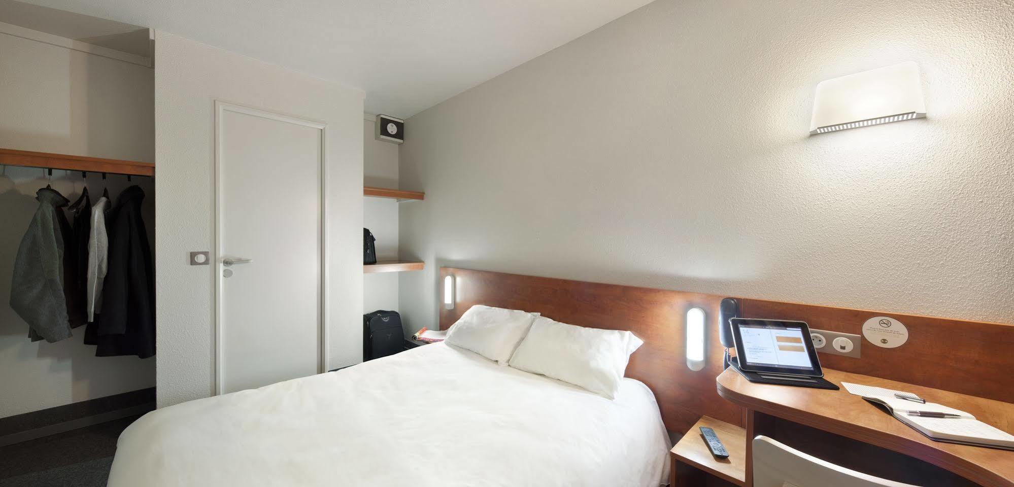 B&B Hotel Clermont-Ferrand Le Brezet Aeroport Екстер'єр фото