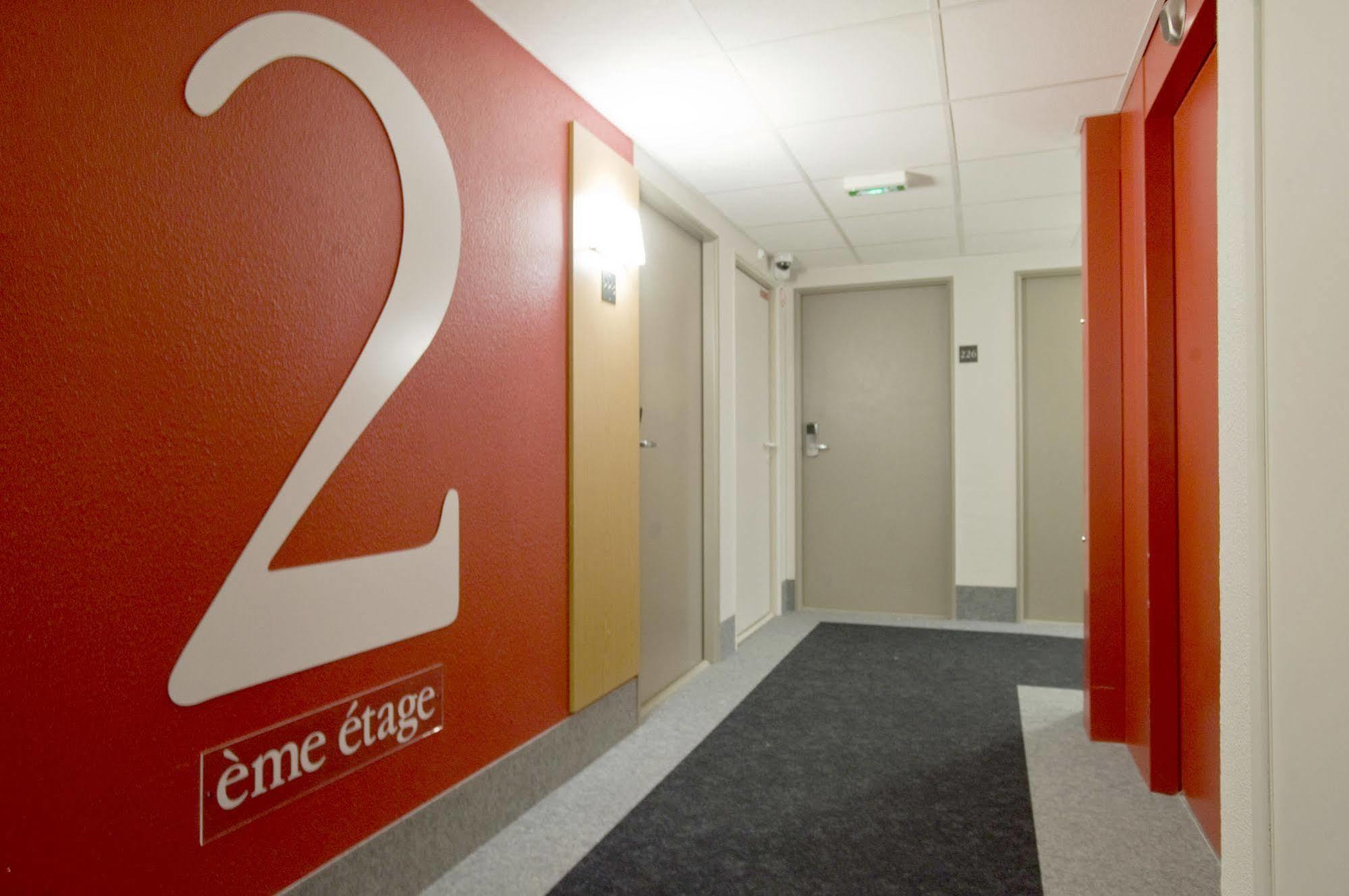 B&B Hotel Clermont-Ferrand Le Brezet Aeroport Екстер'єр фото